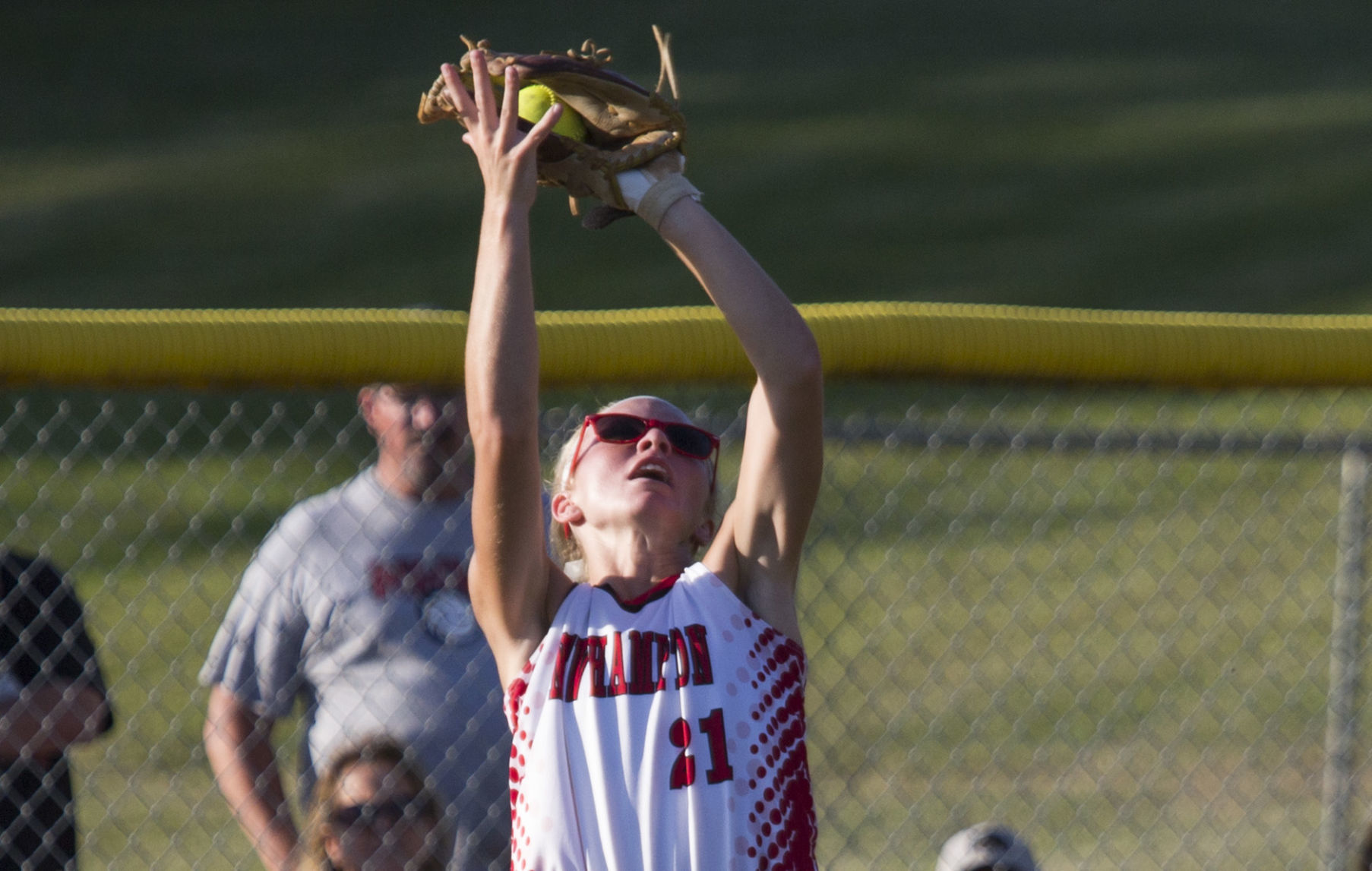 071519kw-columbus-new-hampton-softball-05